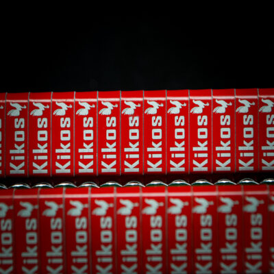 Red custom engraved JIFFY wing bands for Kikos